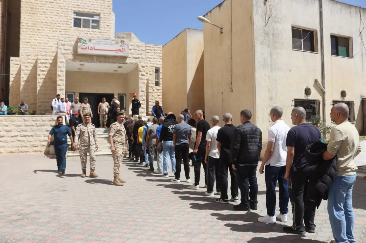 صورة حول : بدء الفحوصات الطبية للدفعة الثانية من خدمة العلم بدء الفحوصات الطبية للدفعة الثانية من خدمة العلم