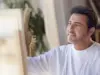 وصول جثمان هاني شاكر إلى مصر.. وضوابط صارمة لتغطية الجنازة