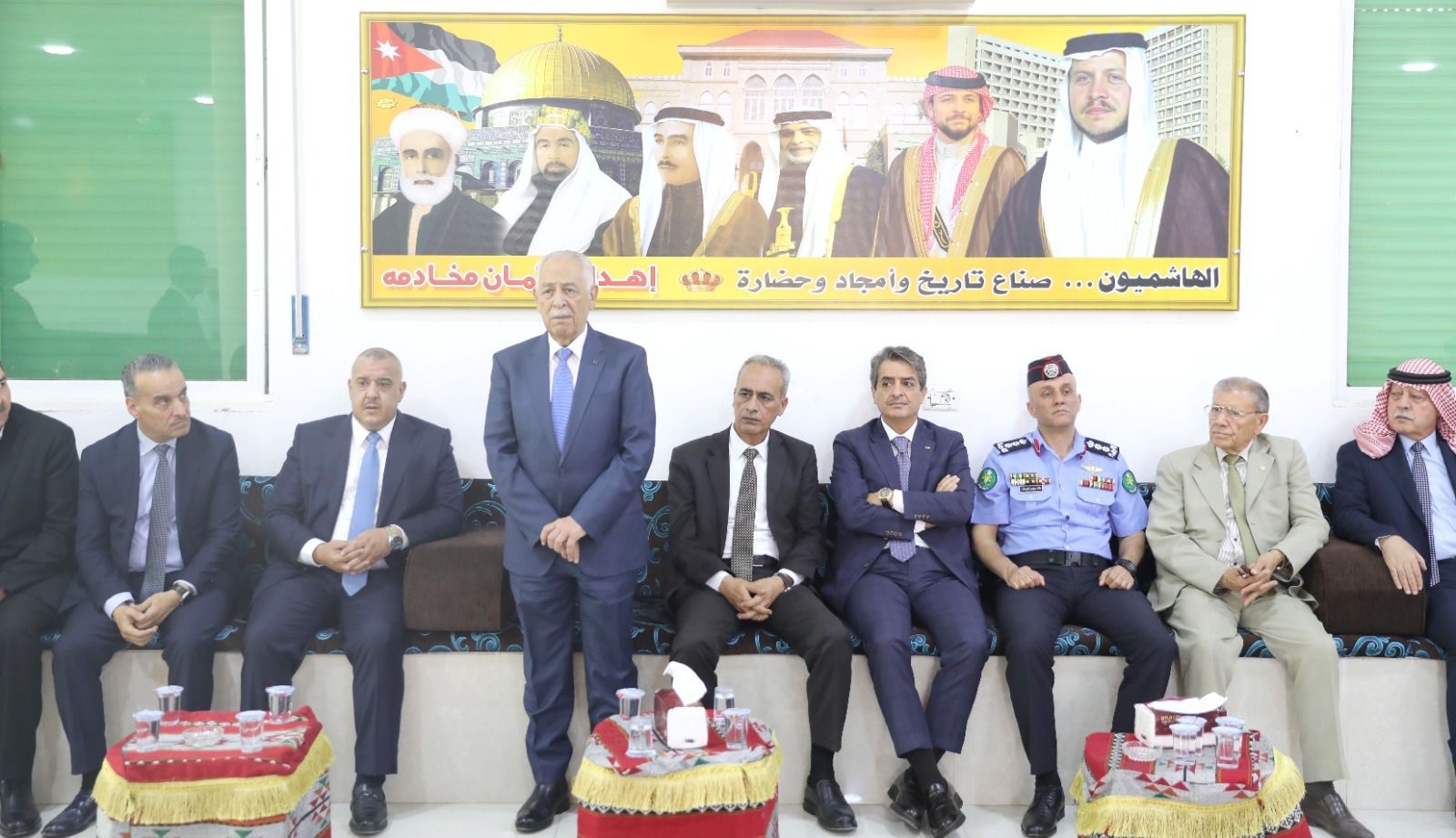 مندوبا عن الملك وولي العهد... العيسوي يعزي عشائر المخادمة وبني فواز والسلايطة والفايز والزبن