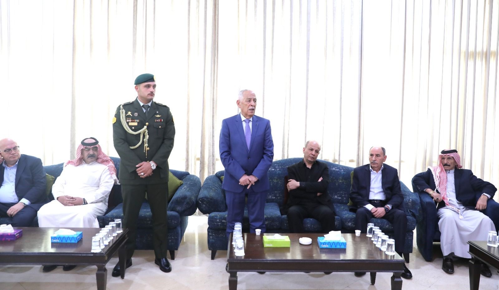 مندوبا عن الملك وولي العهد.. العيسوي يعزي العموش وأبو الفيلات