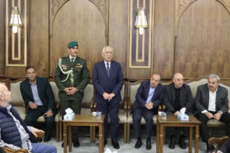 مندوبا عن الملك وولي العهد.. العيسوي يعزي آل الجندي
