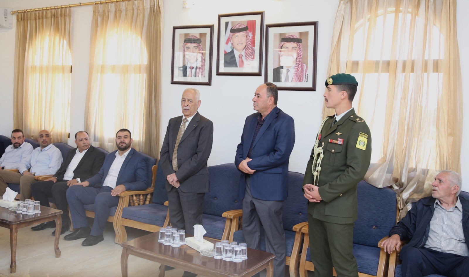 مندوبا عن الملك وولي العهد.. العيسوي يعزي أيوب والعربيات وباتر وكنعان ولوكاشة