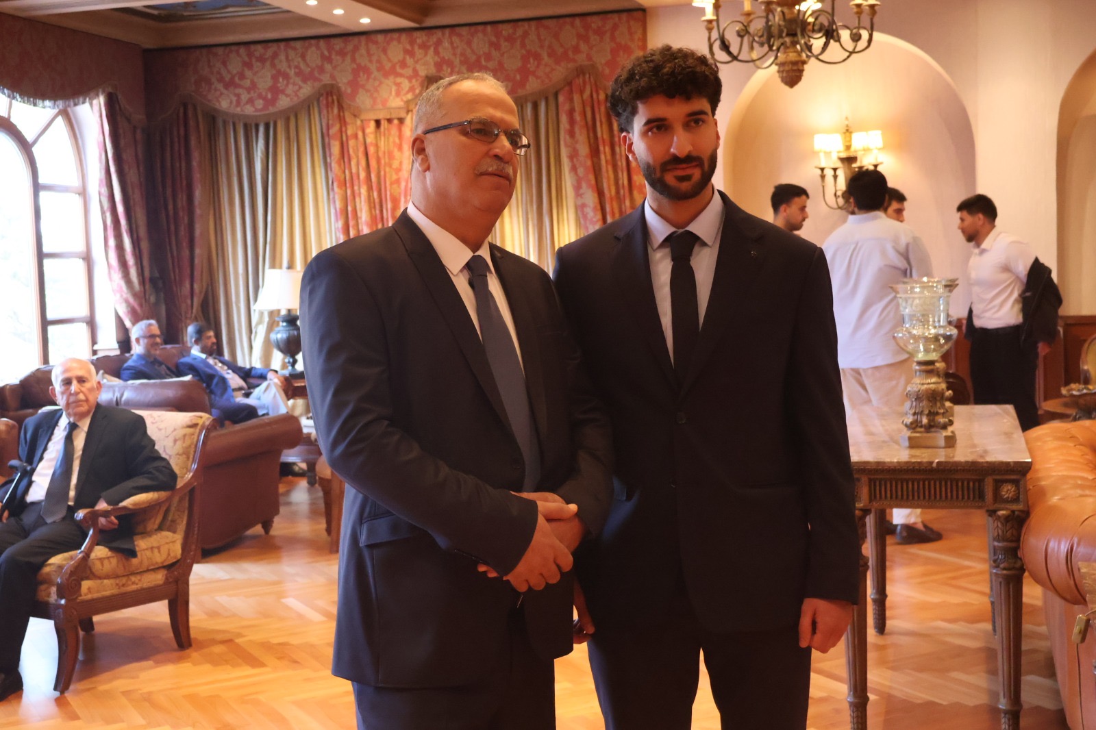 نادي الملك حسين يشهد مصاهرة ونسب بين آل الراميني وآل النعيمي بحضور وجهاء واقرباء واصدقاء العائلتين "شاهد الصور"