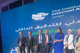 رئيس جمعية التدقيق الداخلي يكرّم مدير وحدة الرقابة والتدقيق الداخلي في جامعة البترا