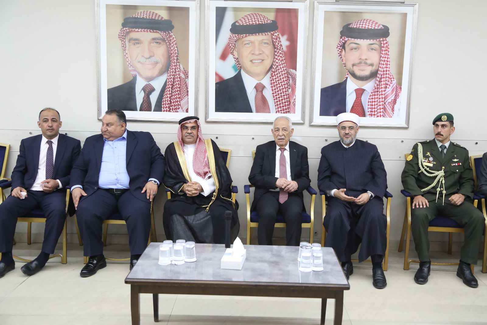 مندوبا عن الملك وولي العهد... العيسوي يعزي عشائر الشطناوي والزيود وأبو شريعة والمجالي والدهيسات