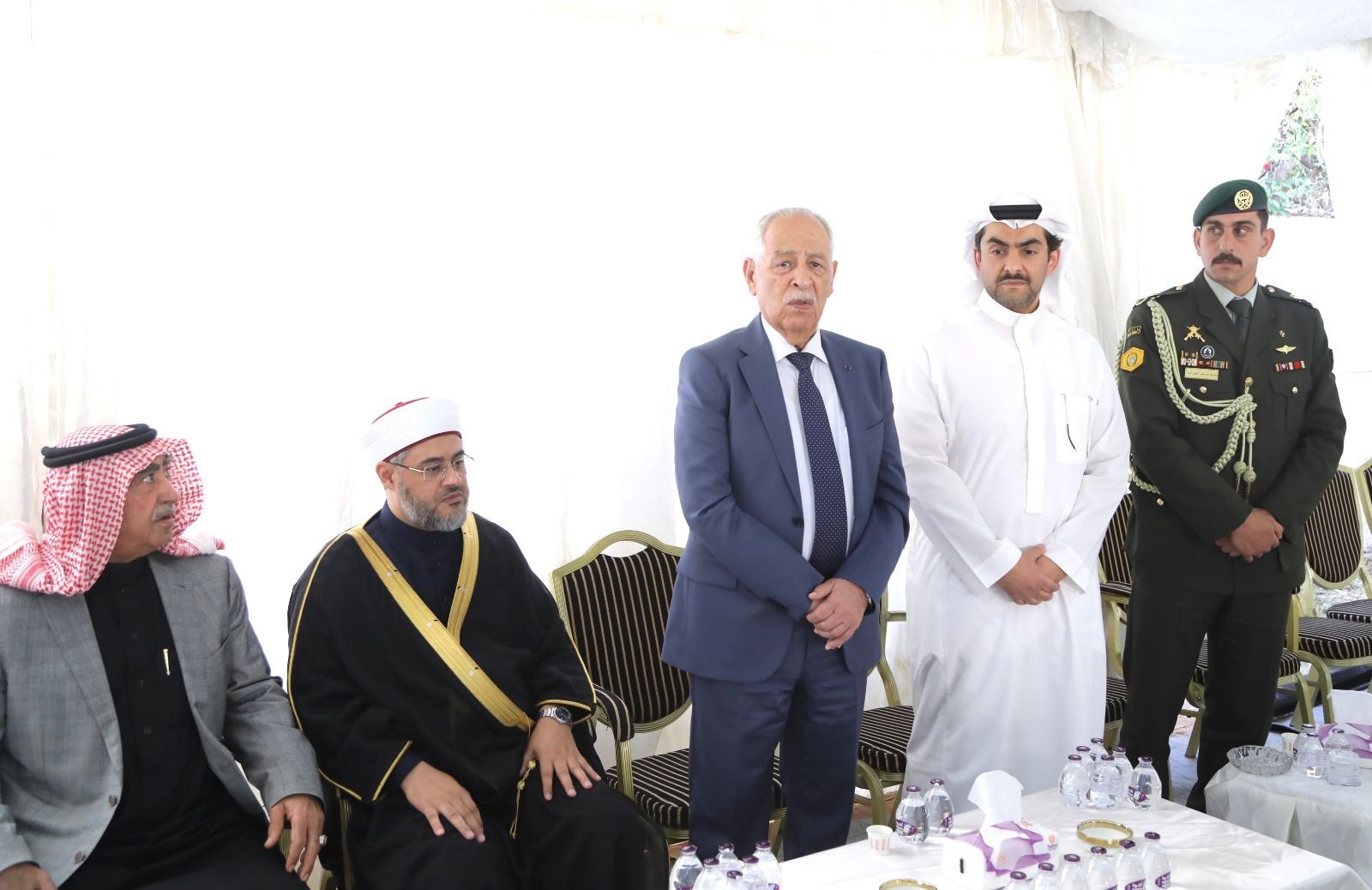 مندوبا عن الملك وولي العهد... العيسوي يعزي عشيرة الشعلان