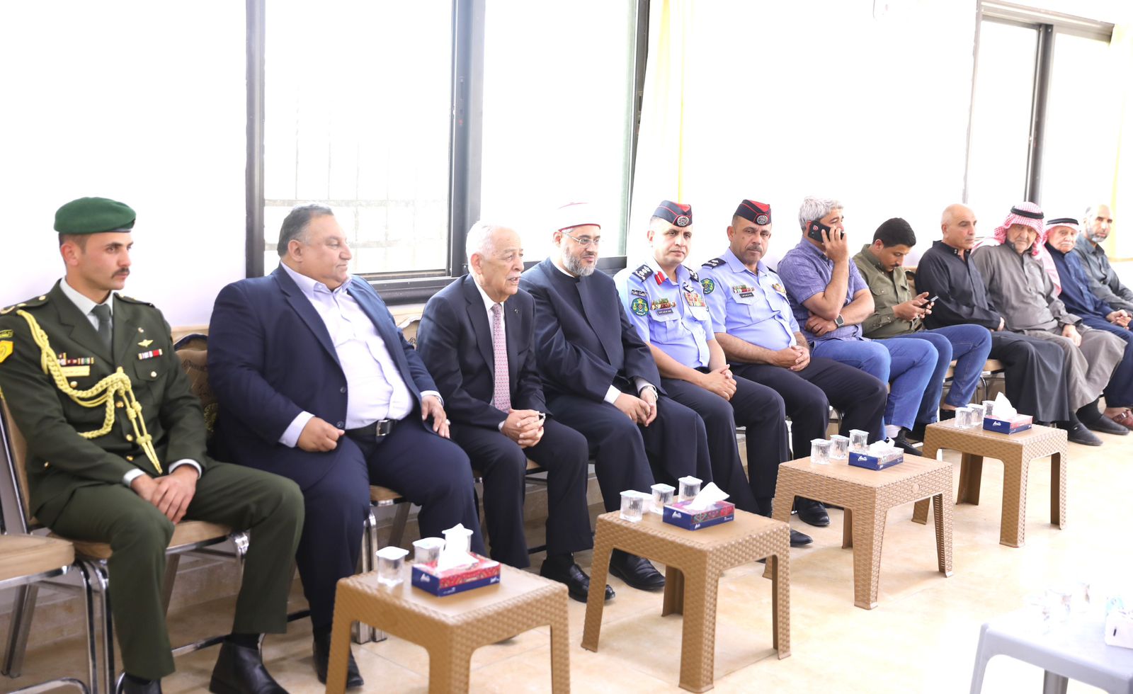 مندوبا عن الملك وولي العهد...العيسوي يعزي عشيرتي الخوالدة والقاضي