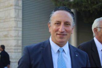 النائب معتز أبو رمان ينجح بتكفيل 76 طالباً أوقفوا احترازياً خلال انتخابات الجامعة الأردنية