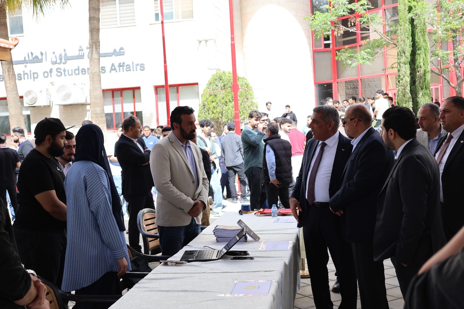 بالصور ... د. الحوراني يرعى يوم الابتكار في جامعة عمّان الأهلية بمشاركة شركات ريادية وتقنية