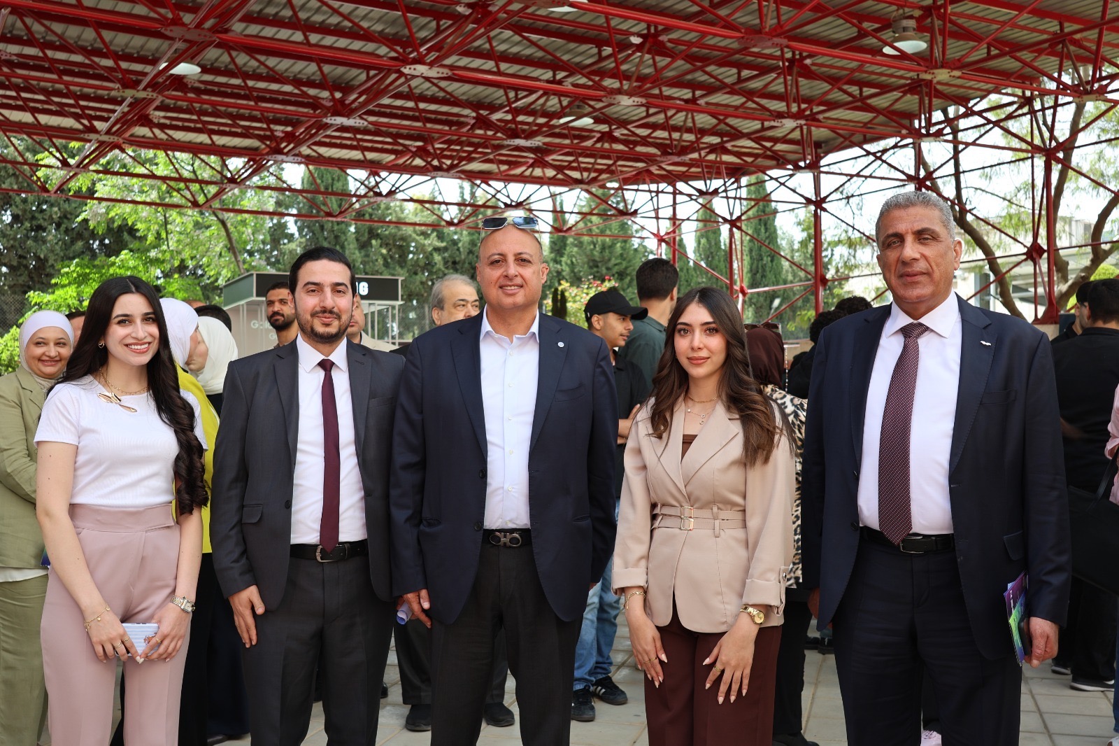 بالصور ... د. الحوراني يرعى يوم الابتكار في جامعة عمّان الأهلية بمشاركة شركات ريادية وتقنية