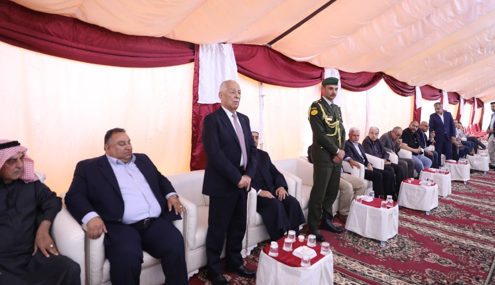 مندوبا عن الملك وولي العهد...العيسوي يعزي عشيرتي الخوالدة والقاضي