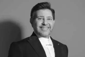 رغم رحيله.. هاني شاكر يفاجئ الجمهور في "ليلة العيد" (فيديو)