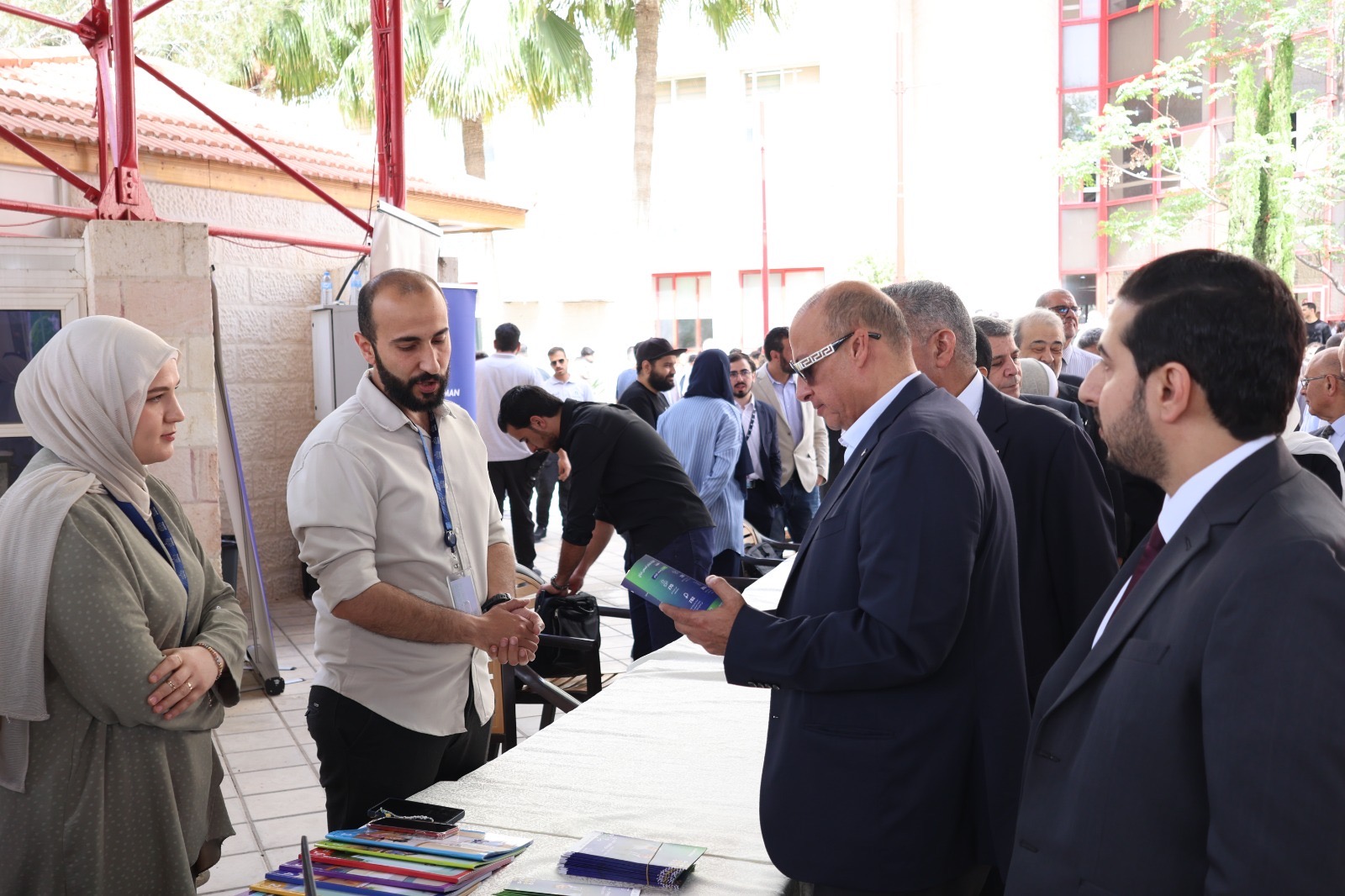 بالصور ... د. الحوراني يرعى يوم الابتكار في جامعة عمّان الأهلية بمشاركة شركات ريادية وتقنية