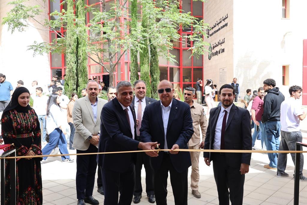 صورة حول : بالصور ... د. الحوراني يرعى يوم الابتكار في جامعة عمّان الأهلية بمشاركة شركات ريادية وتقنية بالصور ... د. الحوراني يرعى يوم الابتكار في جامعة عمّان الأهلية بمشاركة شركات ريادية وتقنية