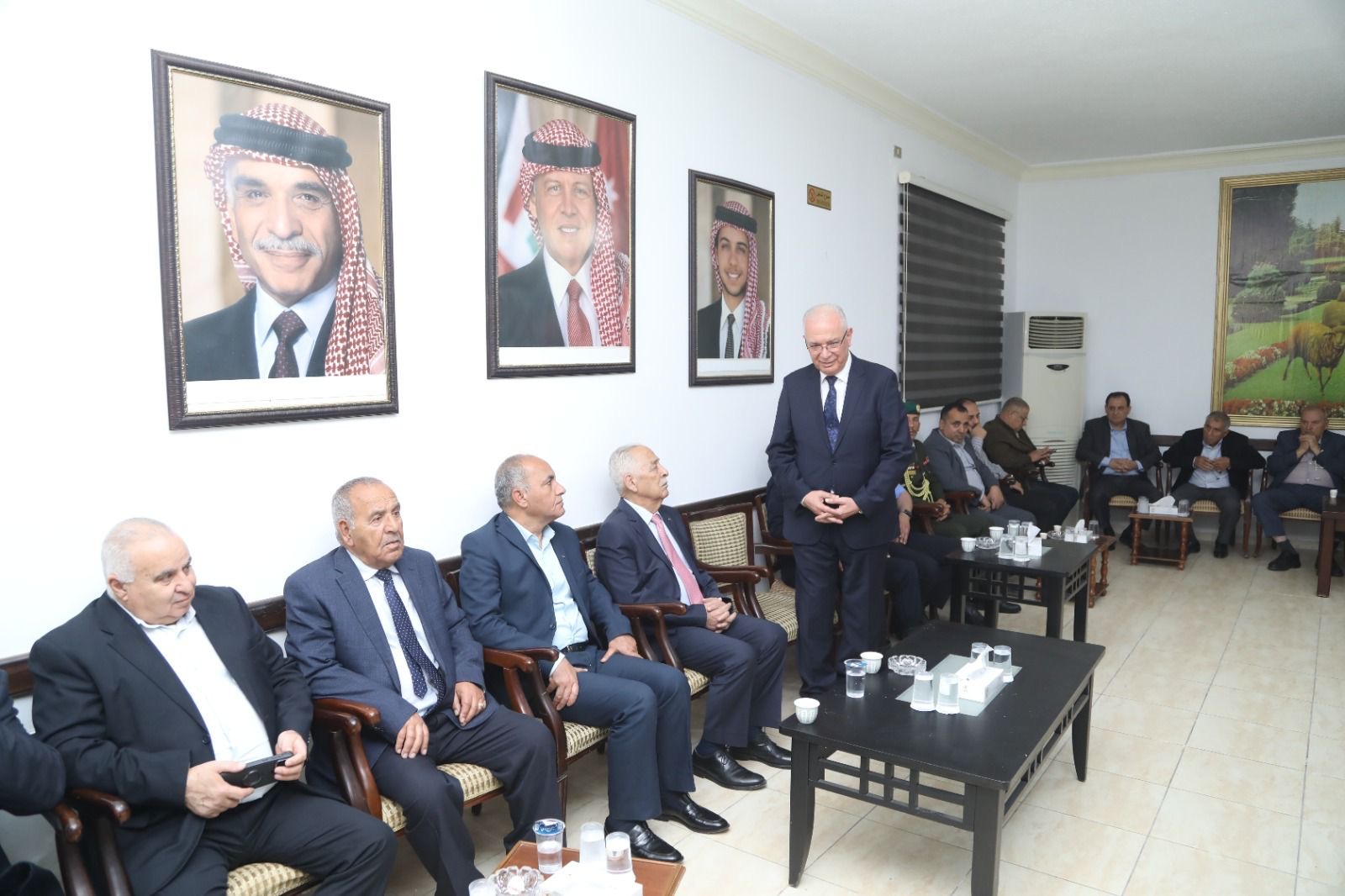 مندوبا عن الملك وولي العهد... العيسوي يعزي المراحلة والدعجة وأبو دية والسلمان وأبو عون والزعبي