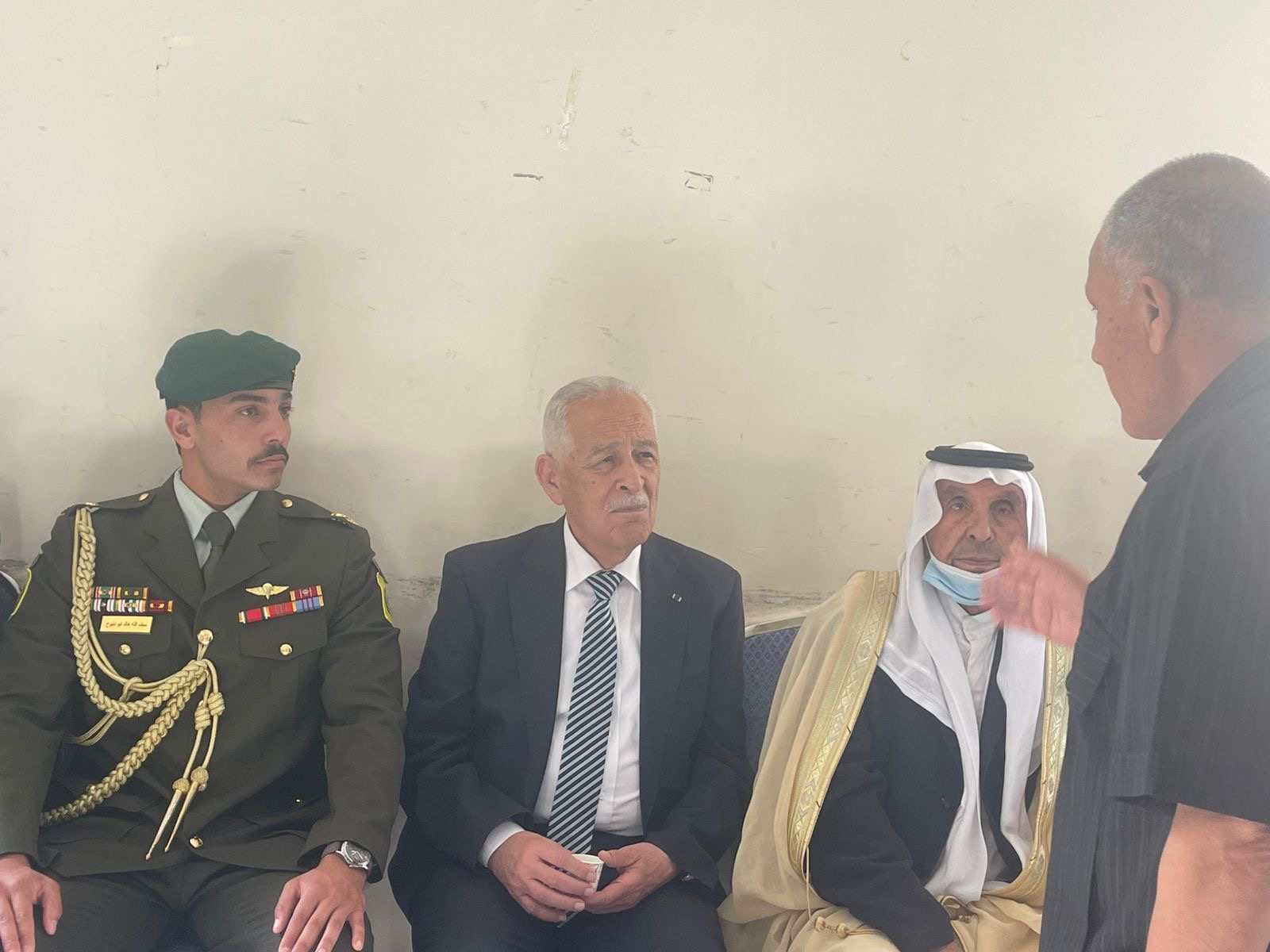 مندوبا عن الملك وولي العهد.. العيسوي يعزي عشيرة المهيرات