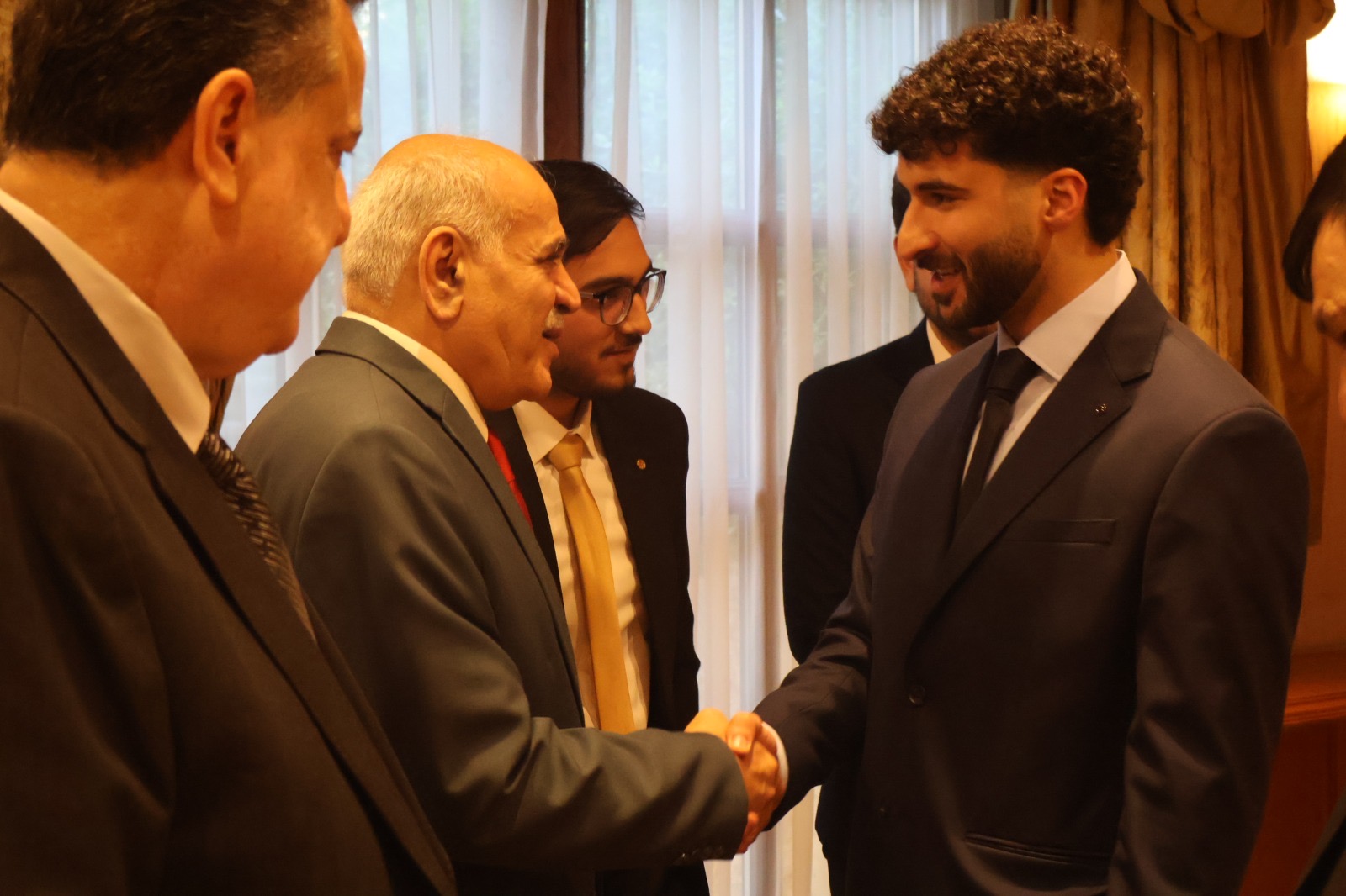 نادي الملك حسين يشهد مصاهرة ونسب بين آل الراميني وآل النعيمي بحضور وجهاء واقرباء واصدقاء العائلتين "شاهد الصور"