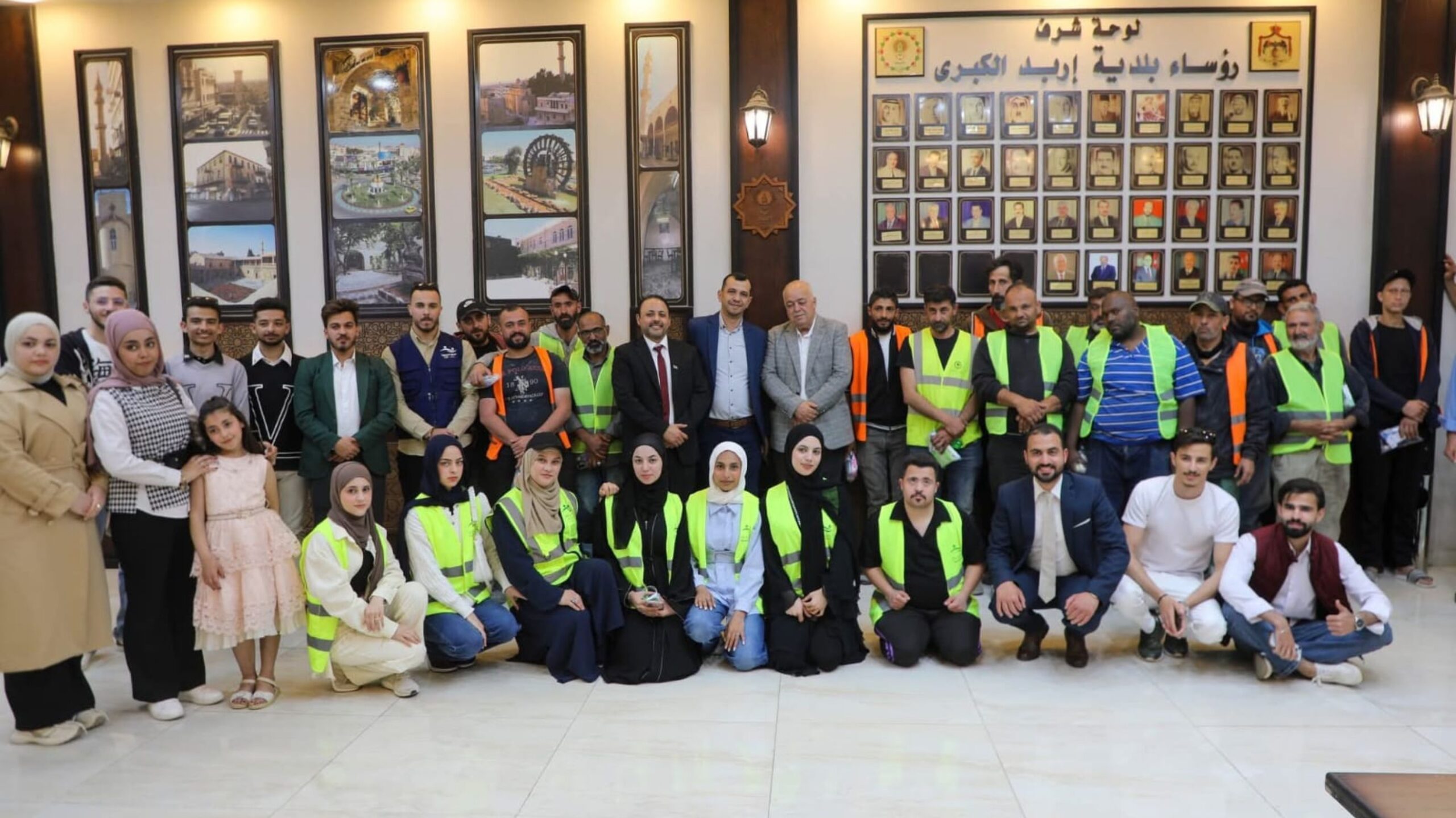 فريق “نحن معًا” يكرّم عمال الوطن في إربد