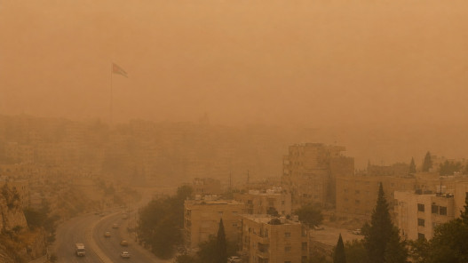 الأرصاد تحذر من تدني مدى الرؤية نتيجة الغبار خصوصا في المناطق الصحراوية