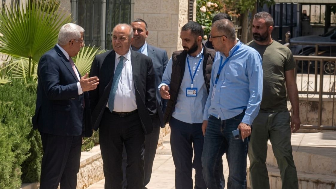 صورة حول : وزير التربية يتفقد مدارس في قصبة إربد وزير التربية يتفقد مدارس في قصبة إربد
