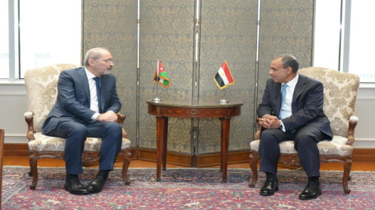صورة حول : الصفدي يبحث مع وزير الخارجية المصري تعزيز التنسيق الإقليمي الصفدي يبحث مع وزير الخارجية المصري تعزيز التنسيق الإقليمي