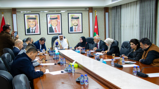"النقل النيابية "تكثف جهودها لتنظيم قطاع النقل وتعزيز كفاءة الخدمات في المملكة