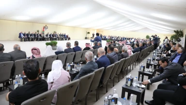 بتوجيهات ملكية.. رئيس الديوان الملكي يلتقي 350 شخصية من أبناء وبنات محافظة الزرقاء