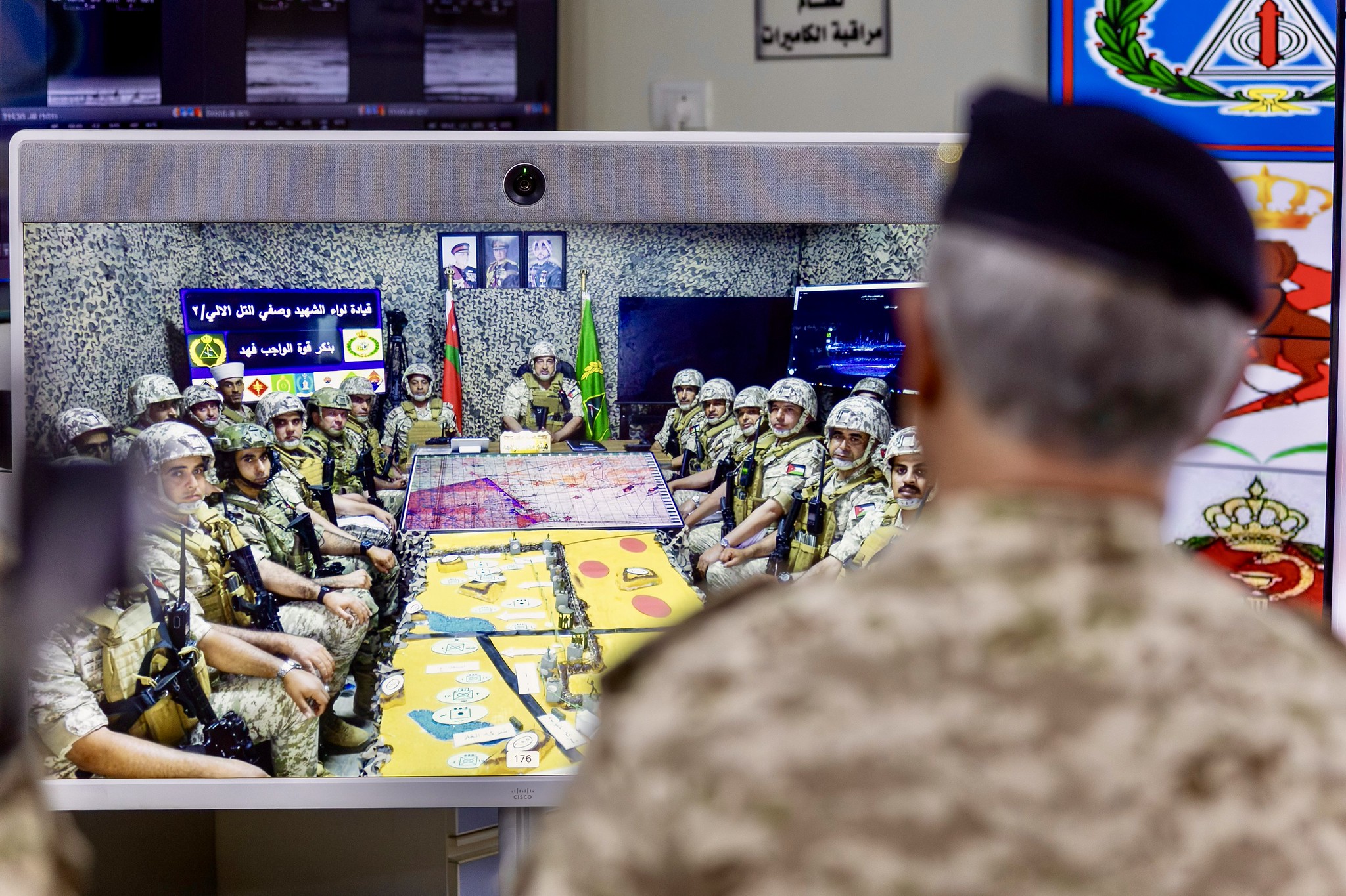 الملك يشيد بجهود مرتبات المنطقة العسكرية الشرقية في حماية الحدود