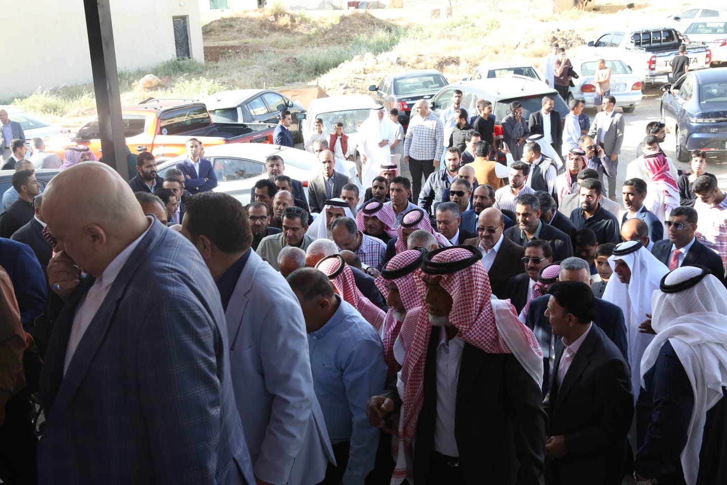 د الشباطات يبارك عقد قران نجل الشيخ طايل الشوابكة