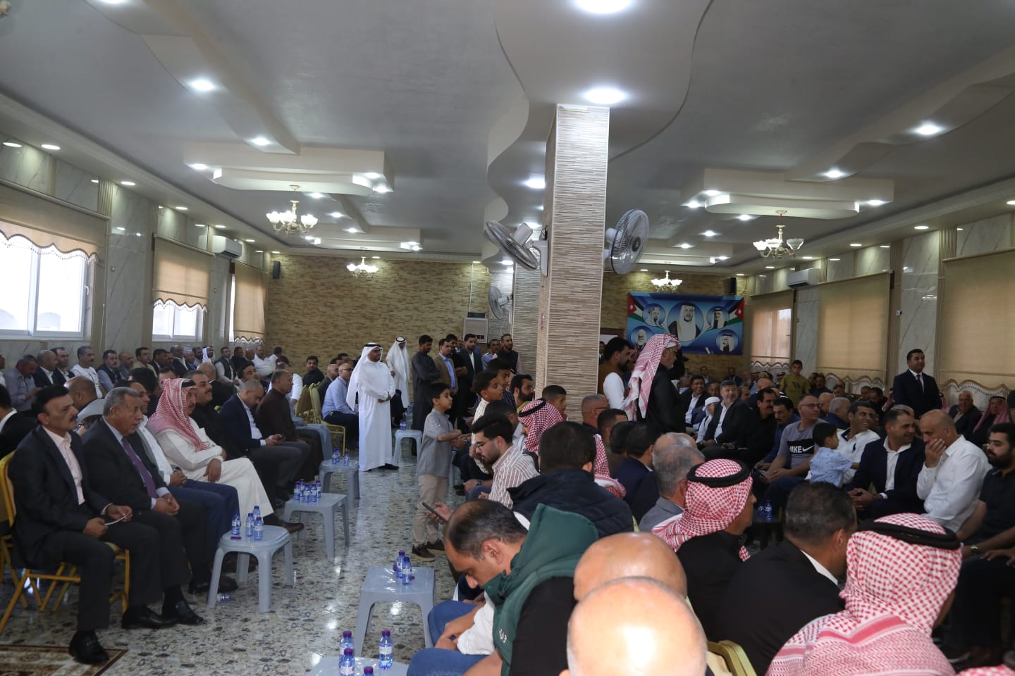د الشباطات يبارك عقد قران نجل الشيخ طايل الشوابكة