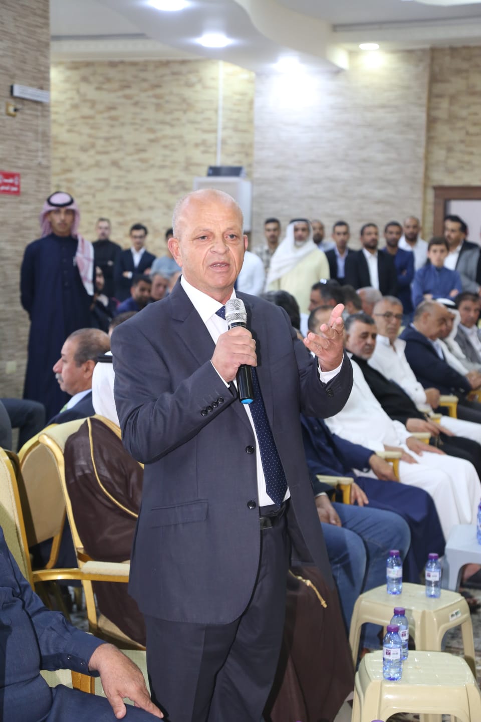 د الشباطات يبارك عقد قران نجل الشيخ طايل الشوابكة