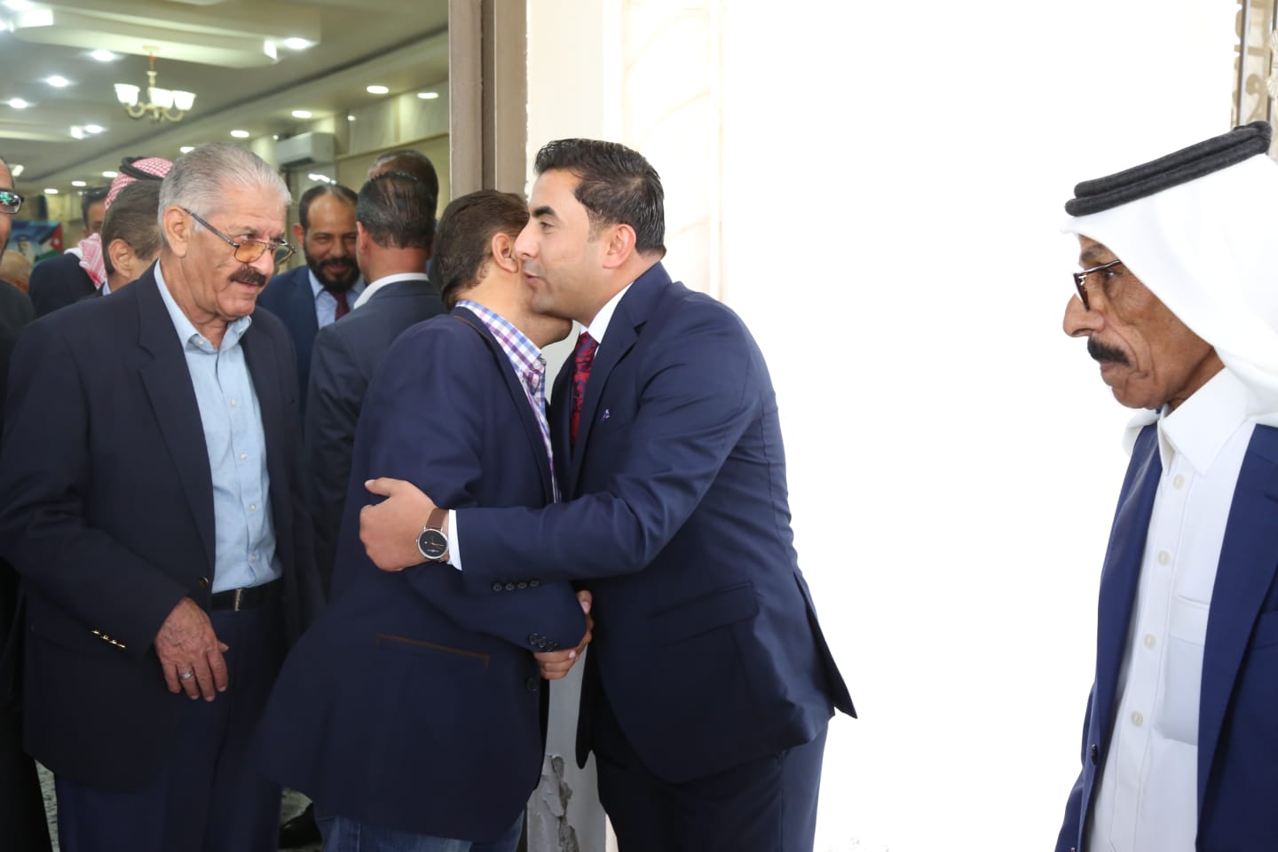 د الشباطات يبارك عقد قران نجل الشيخ طايل الشوابكة