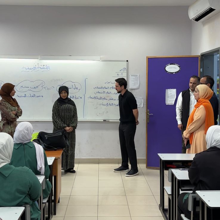ولي العهد يتابع ميدانياً العملية التعليمية في مدارس العقبة الشمالية