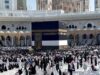 الحجاج المتعجلون يؤدون طواف الوداع