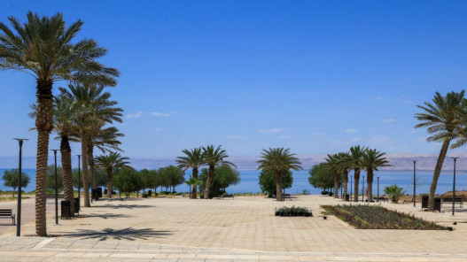 فعاليات فنية ووطنية مجانية في كورنيش البحر الميت احتفالاً بعيد الاستقلال والأضحى