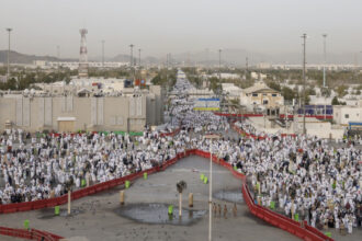 وفاة حاجة من البعثة الأردنية داخل مخيمات عرفات