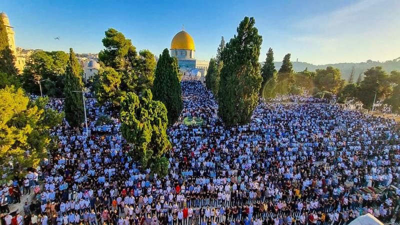 صورة حول : 140 ألف مصل يؤدون صلاة عيد الأضحى في المسجد الأقصى 140 ألف مصل يؤدون صلاة عيد الأضحى في المسجد الأقصى