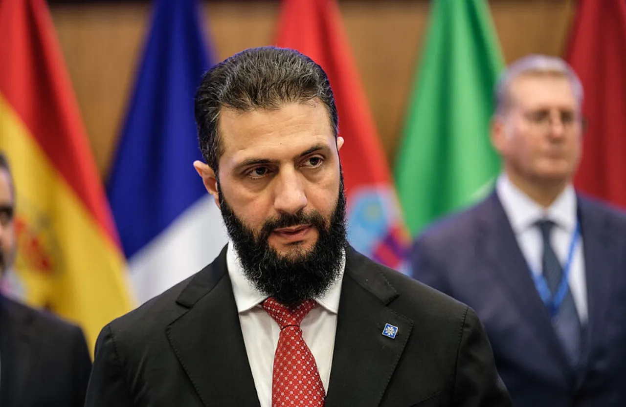 الشرع يمنع دخول البضائع الإسرائيلية عبر الأردن