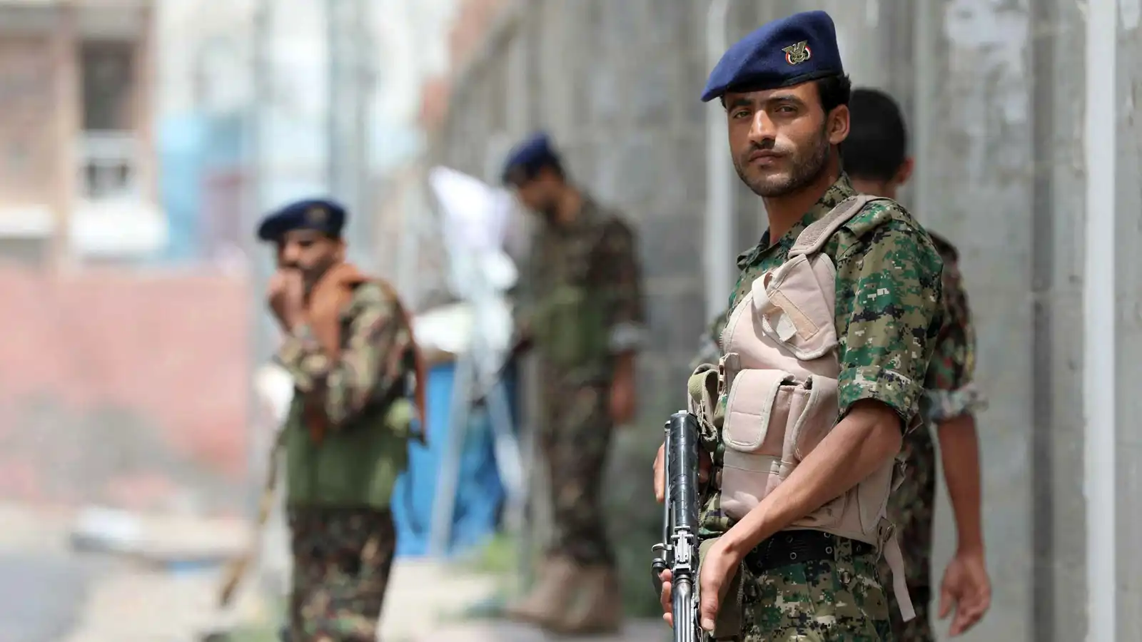 صورة حول : اليمن.. خلاف في سوق شعبي ينتهي بمقتل شقيقين شرقي تعز اليمن.. خلاف في سوق شعبي ينتهي بمقتل شقيقين شرقي تعز