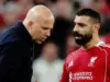 انتقام أم حب؟.. لماذا قرر محمد صلاح إلقاء سلوت تحت الحافلة؟