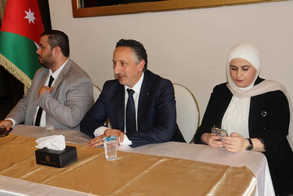 صورة حول : حزب العمل يحتفل بعيد الاستقلال حزب العمل يحتفل بعيد الاستقلال