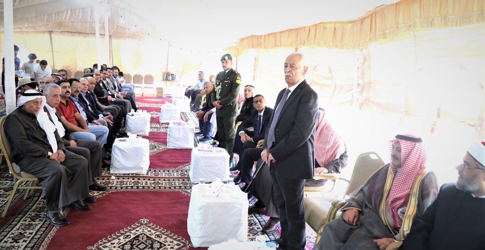 مندوبا عن الملك وولي العهد.. العيسوي يعزي عشيرة الزيادات / عباد وآل أبو أحمده