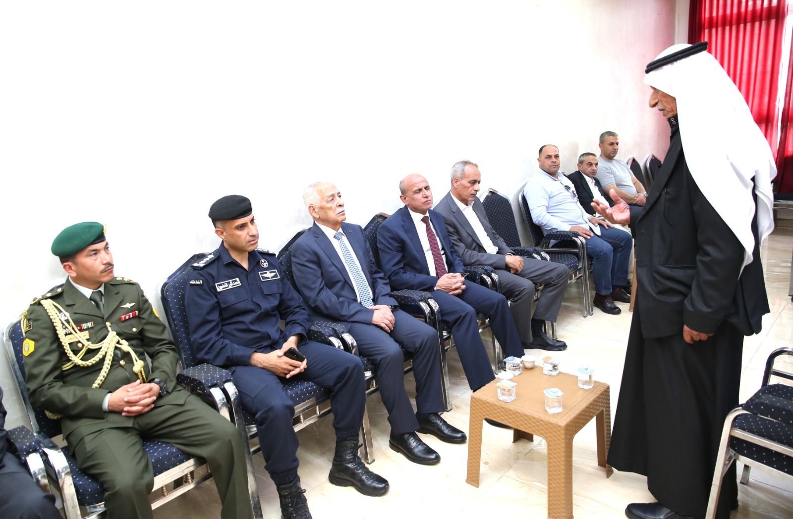 مندوبا عن الملك وولي العهد... العيسوي يعزي الحجايا والجعافرة والمشارقة وأبو طالب