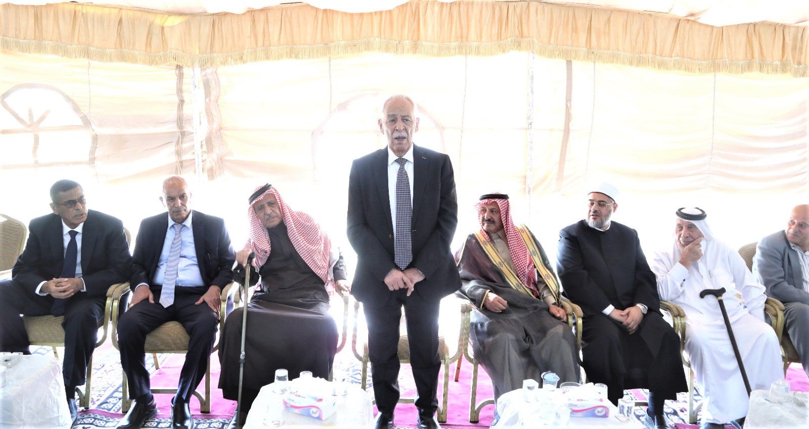 مندوبا عن الملك وولي العهد.. العيسوي يعزي عشيرة الزيادات / عباد وآل أبو أحمده