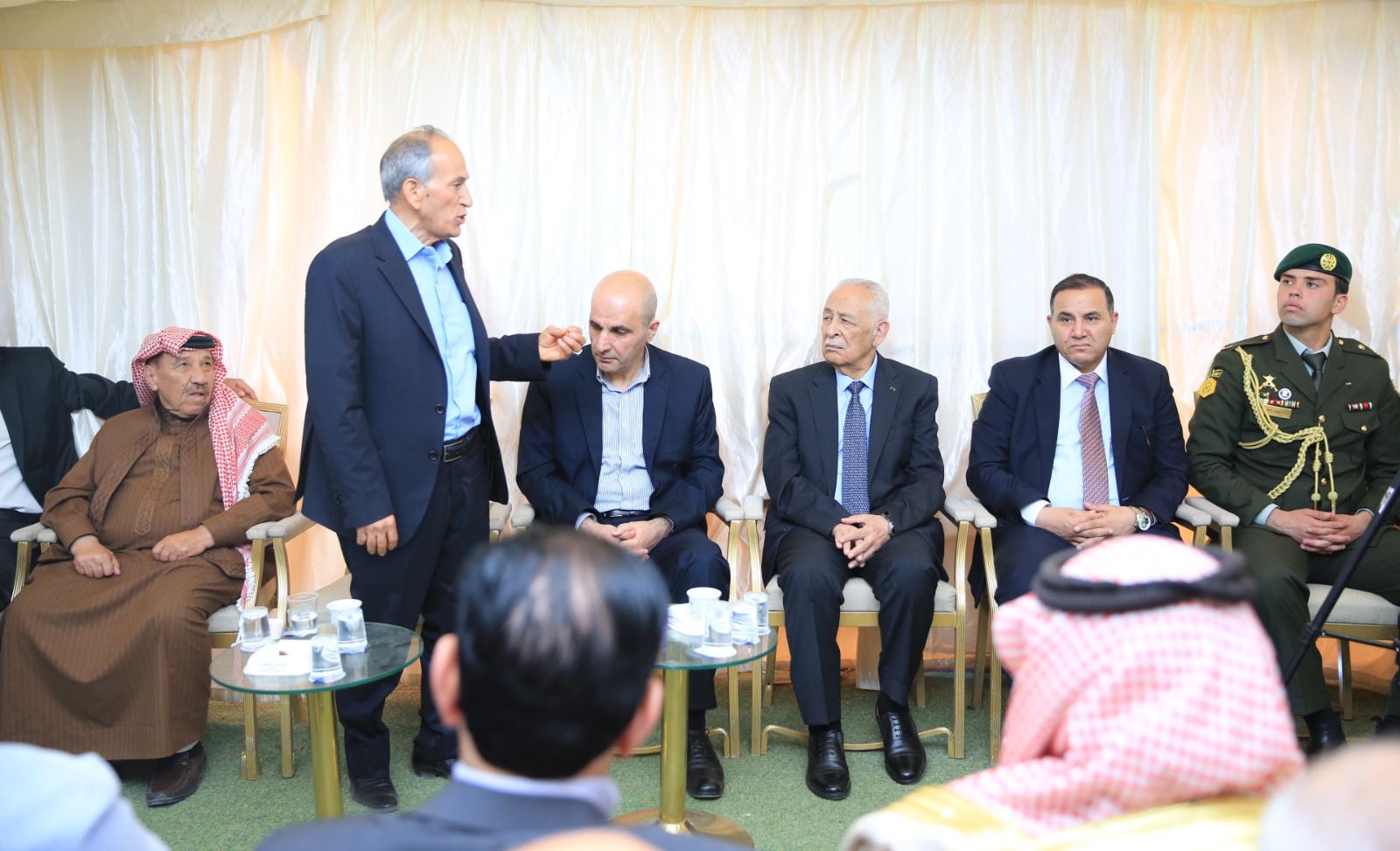 مندوبا عن الملك وولي العهد.. العيسوي يعزي عشيرتي الغزو والزيود/ بني حسن