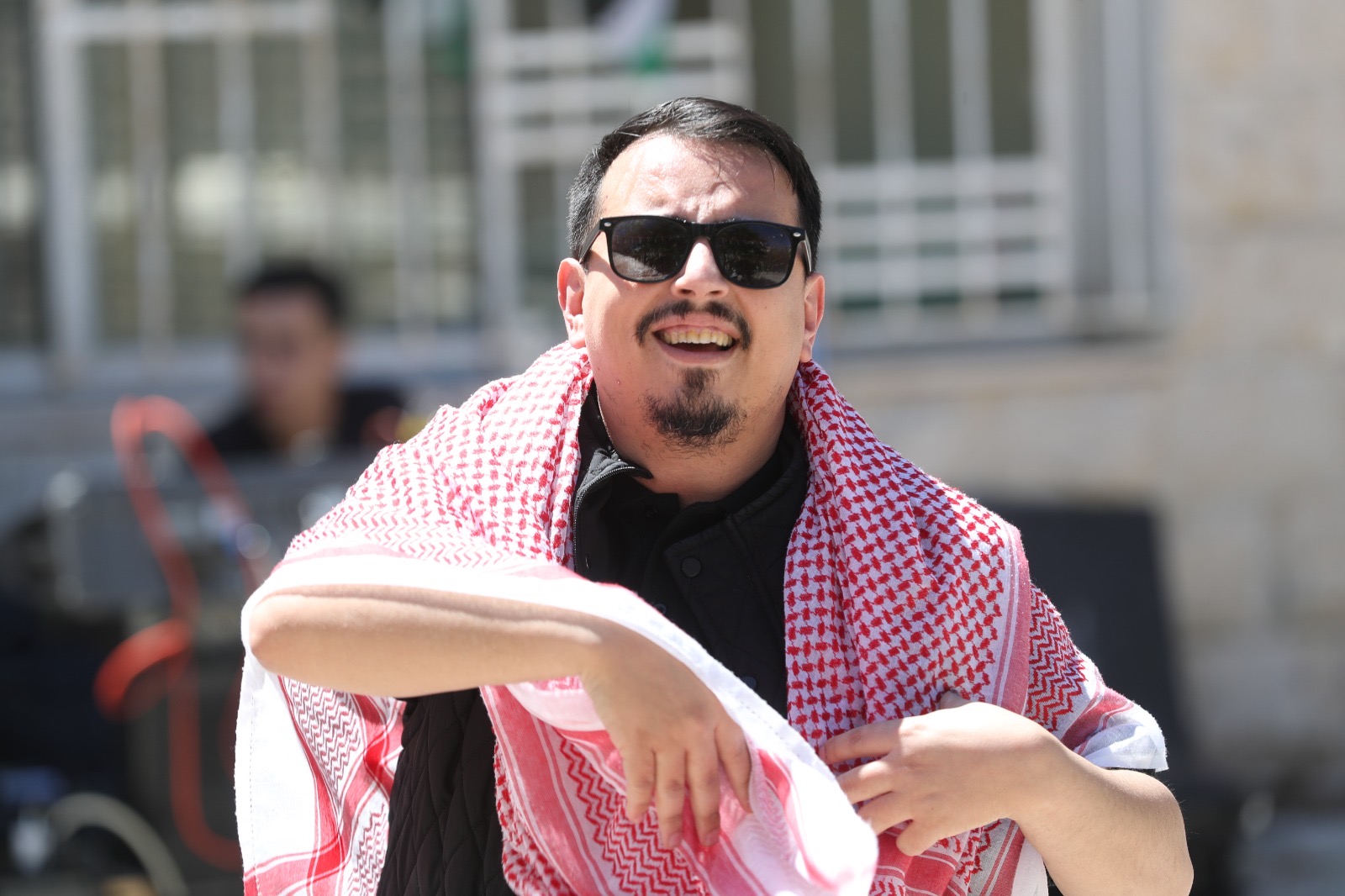 موظفو الأسواق الحرة الأردنية يحتفلون بعيد الاستقلال الـ80