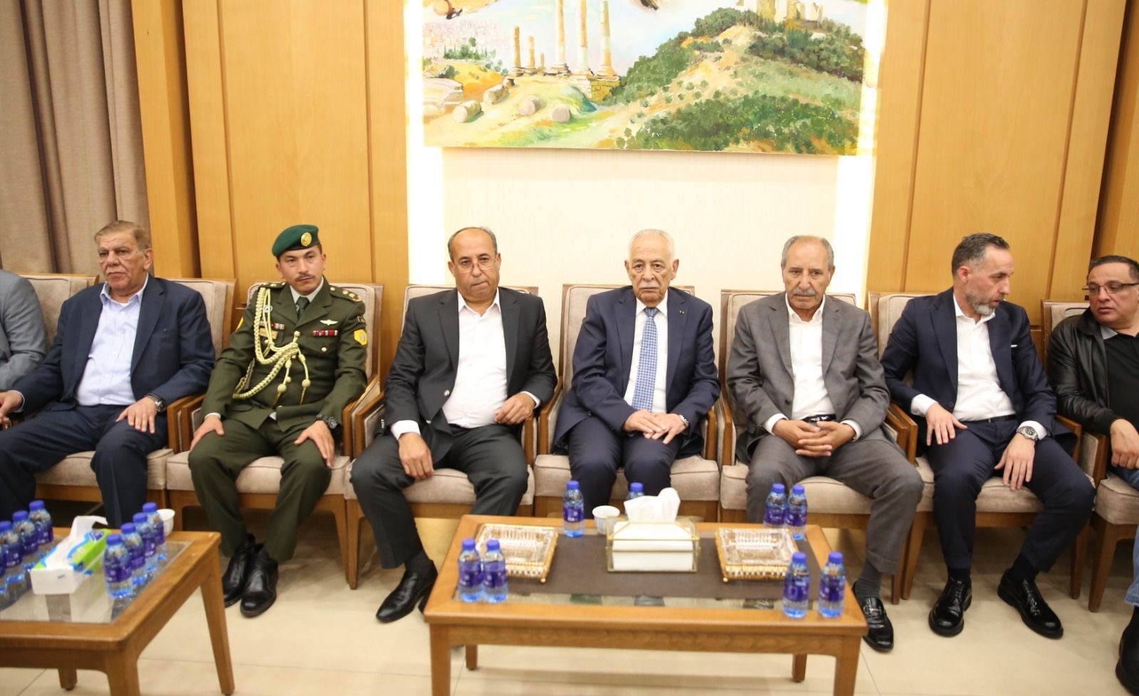 مندوبا عن الملك وولي العهد... العيسوي يعزي الحجايا والجعافرة والمشارقة وأبو طالب