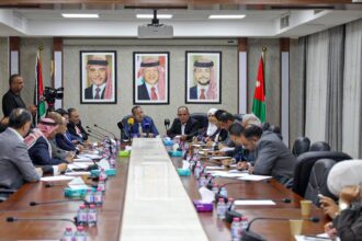"الإدارية النيابية" تبحث مع الأحزاب مسودة مشروع قانون الإدارة المحلية لسنة 2026