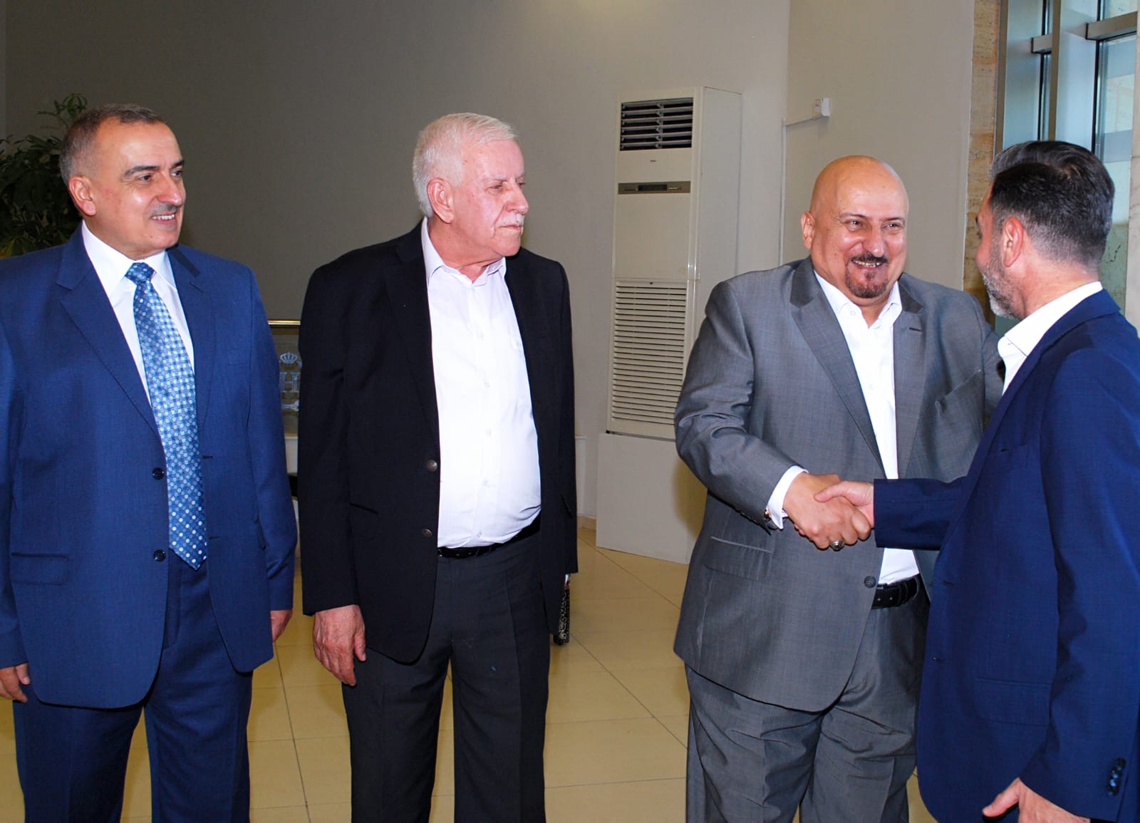 حداد و أبو طويلة نسايب .. عطية طلب و الخصاونة أجاب