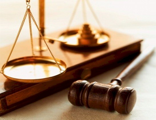 حكم بحبس امين عام وزارة رفض تنفيذ قرار باعادة موظفين لعملهم